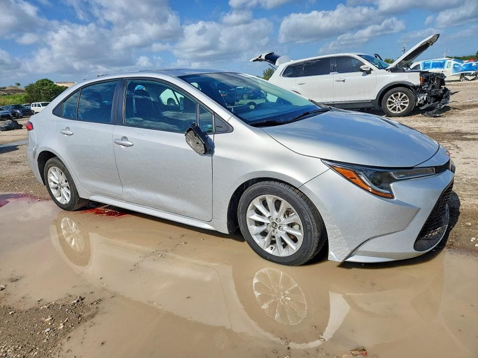 2020 TOYOTA COROLLA LE 4