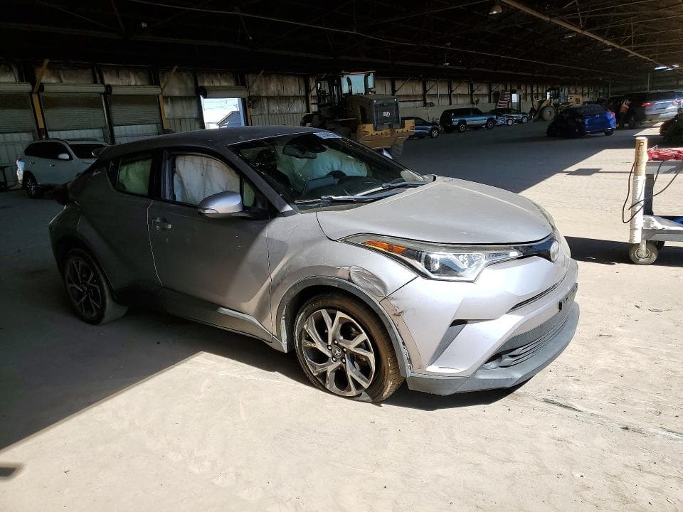 2019 TOYOTA C-HR XLE 4