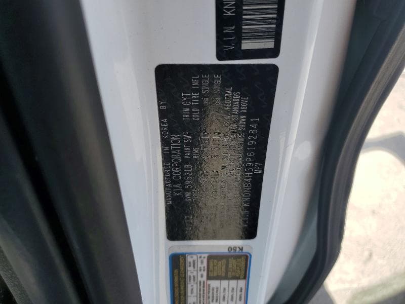 2023 KIA CARNIVAL LX 13