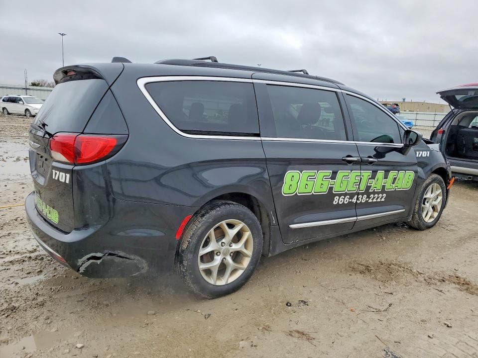 2017 CHRYSLER PACIFICA 3