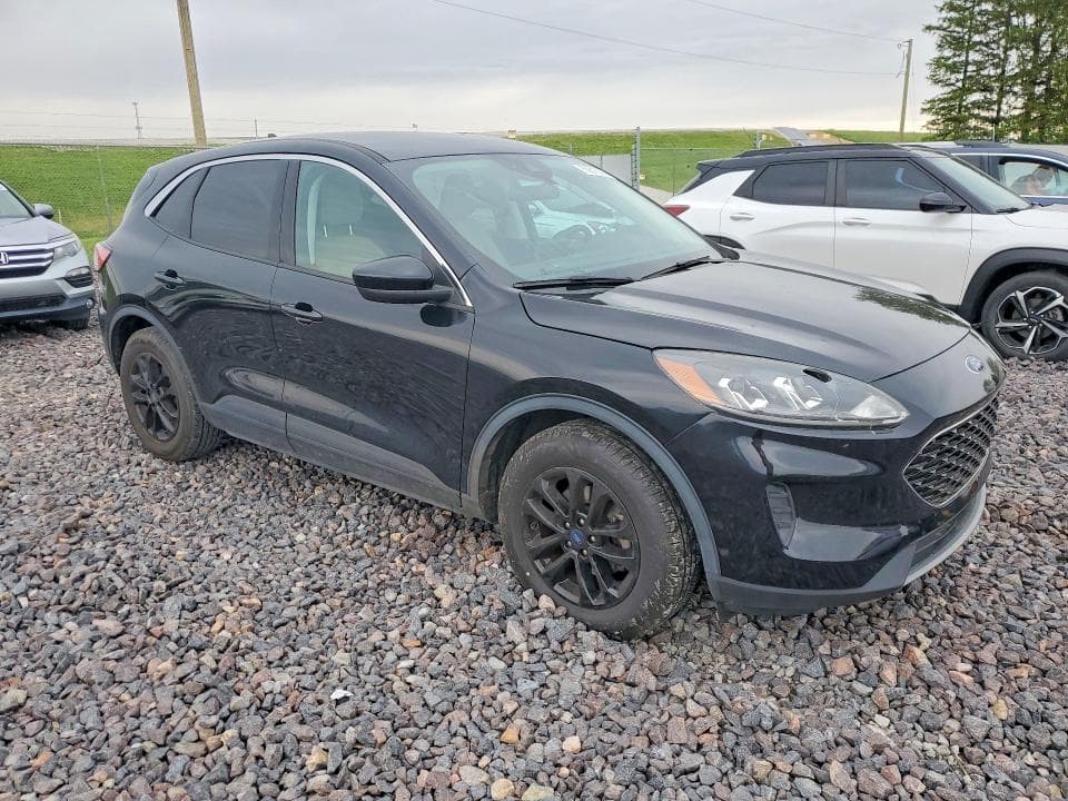 2021 FORD ESCAPE SE 4