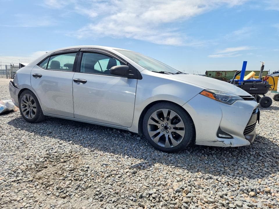 2017 TOYOTA COROLLA LE 4