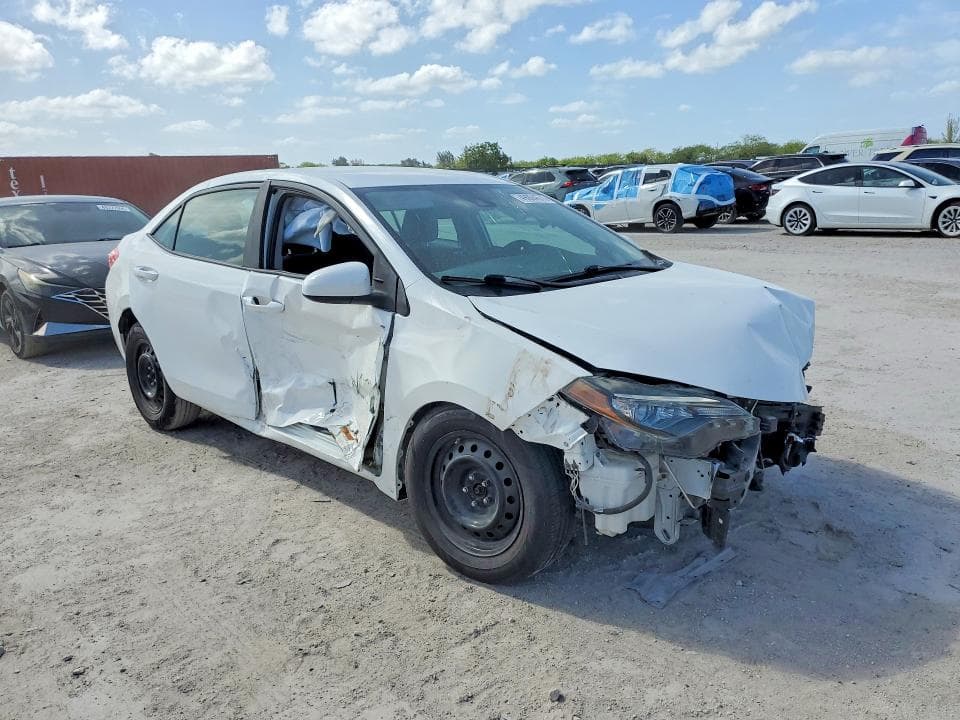 2018 TOYOTA COROLLA LE 4