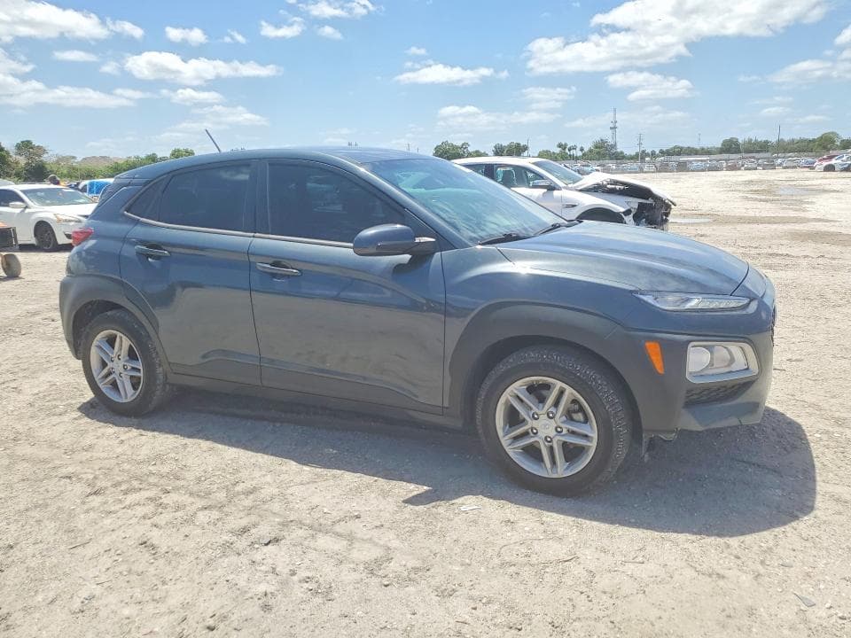 2021 HYUNDAI KONA SE 4