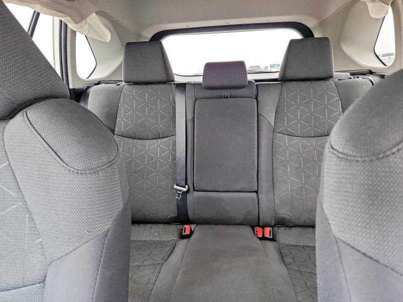 2021 TOYOTA RAV4 XLE 10