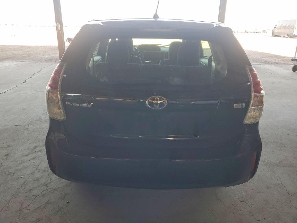 2017 TOYOTA PRIUS V TWO 6