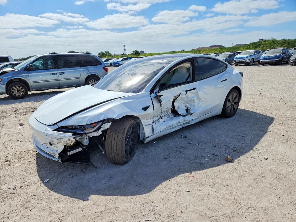 2025 TESLA MODEL 3 - 1