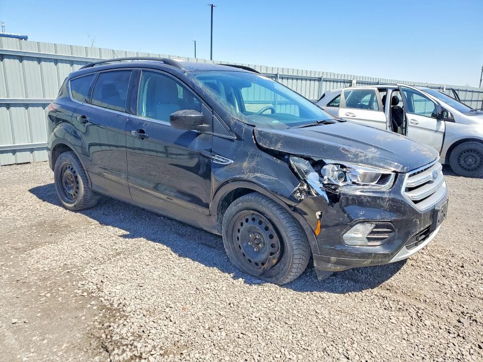 2017 FORD ESCAPE SE 4