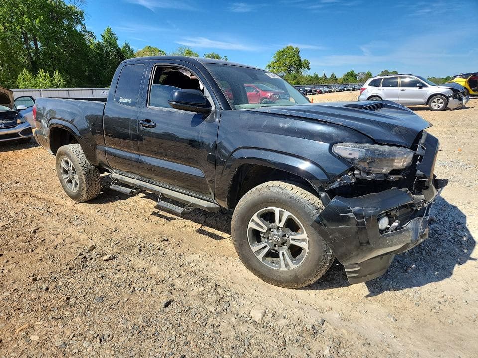 2022 TOYOTA TACOMA SR 4