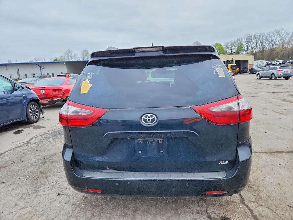 2020 TOYOTA SIENNA XLE 8-PASSENGER 6