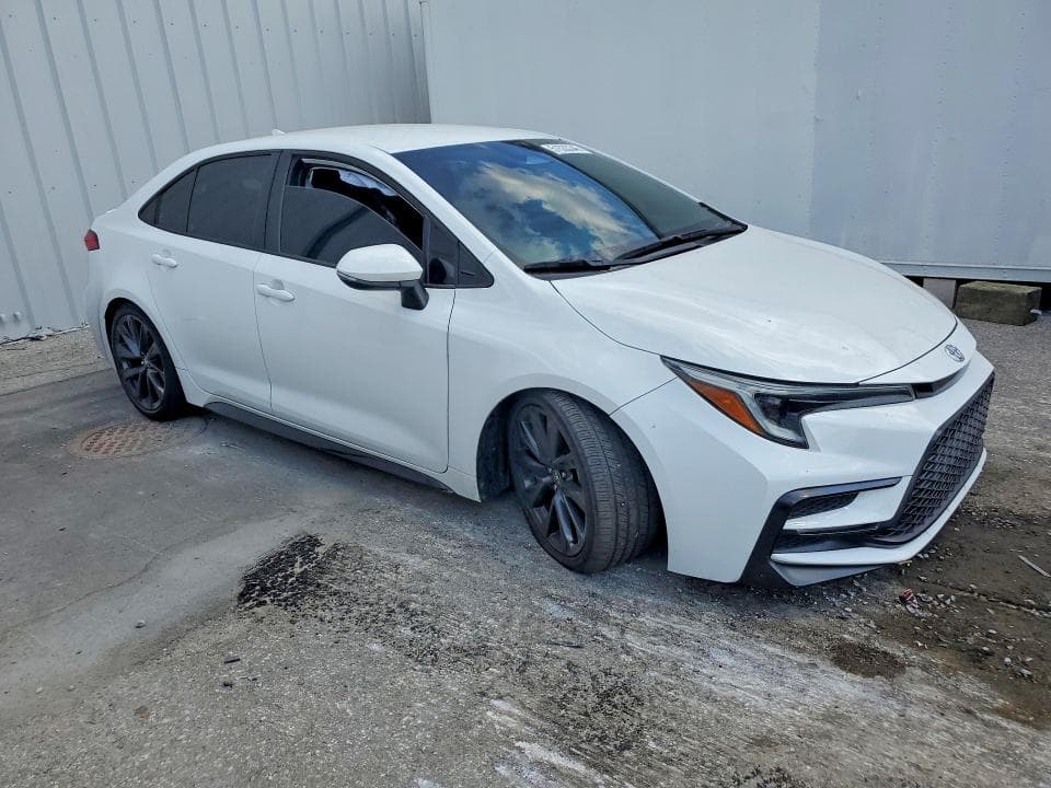 2023 TOYOTA COROLLA SE 4