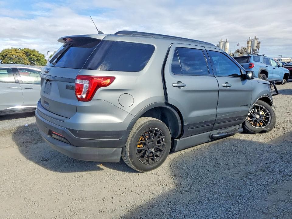 2019 FORD EXPLORER XLT 3