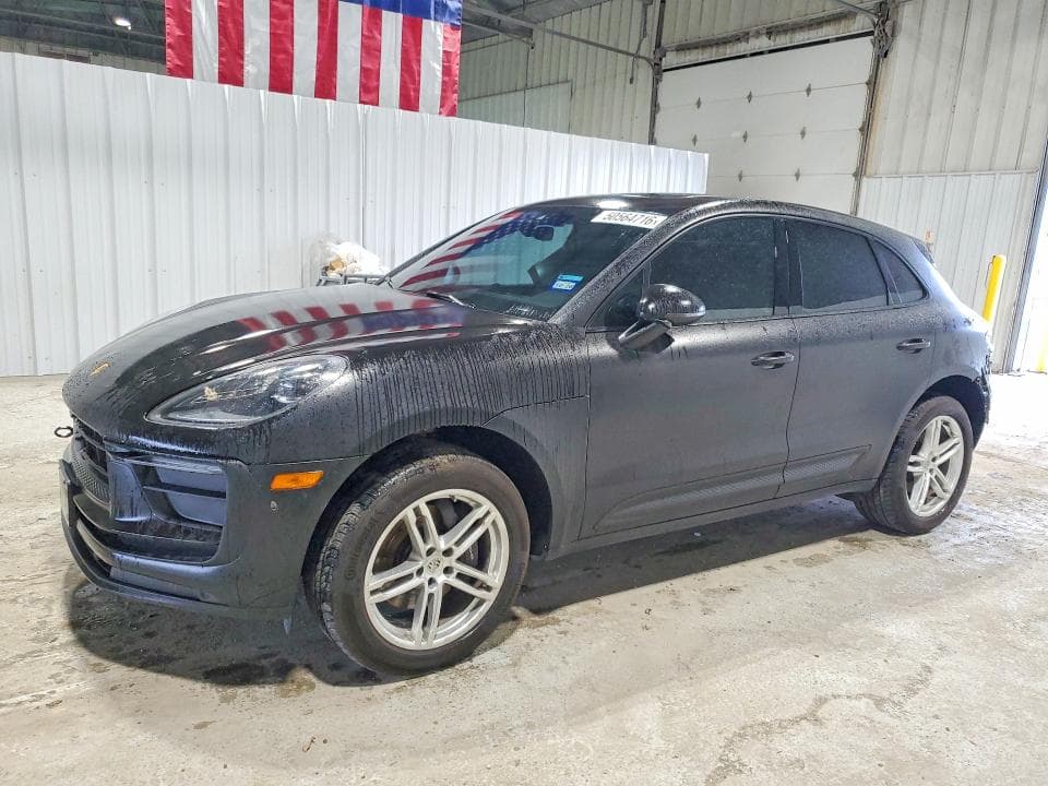 2024 PORSCHE MACAN BASE - 1