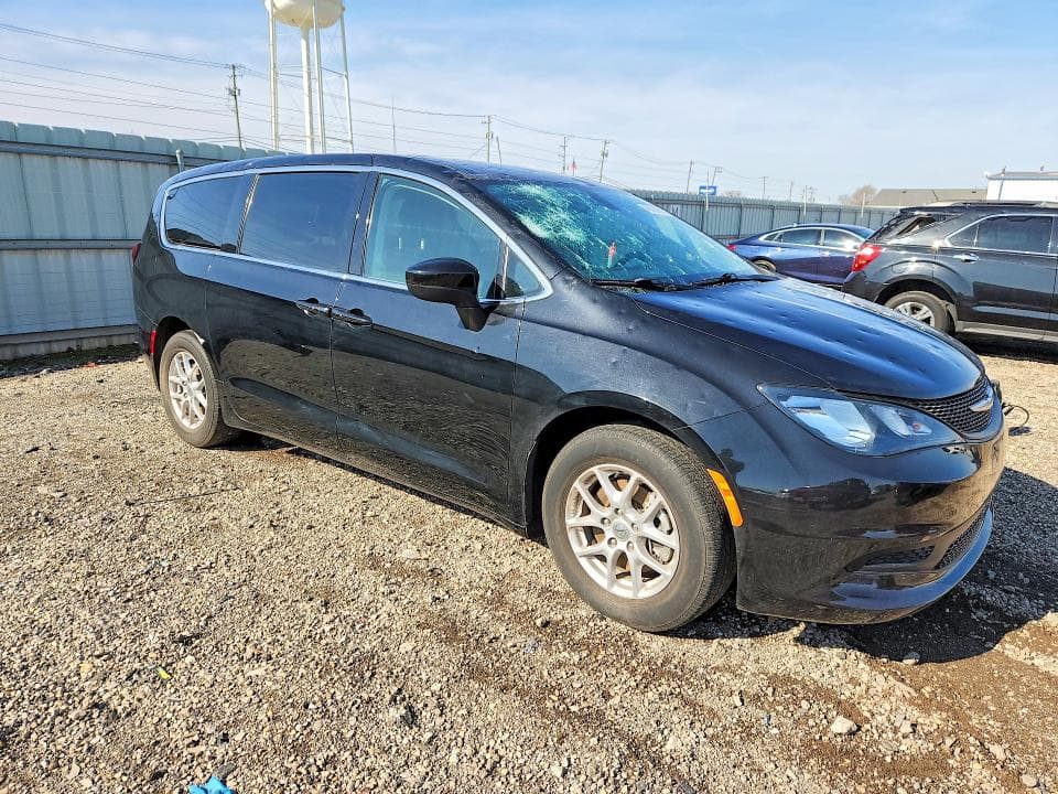 2022 CHRYSLER VOYAGER LX 4