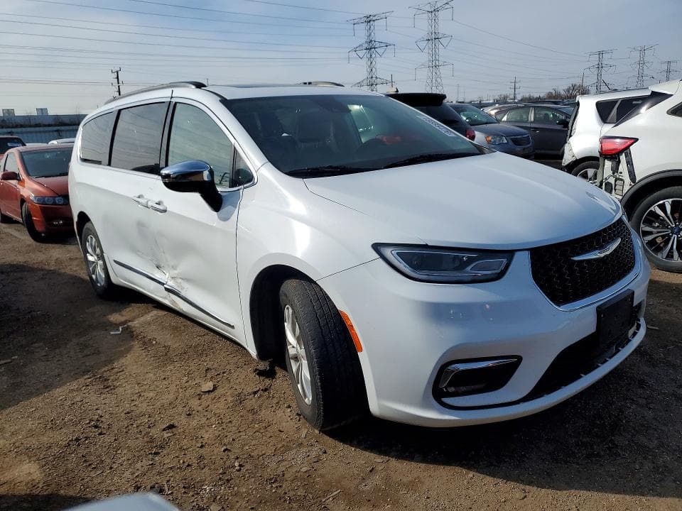 2023 CHRYSLER PACIFICA LIMITED 4
