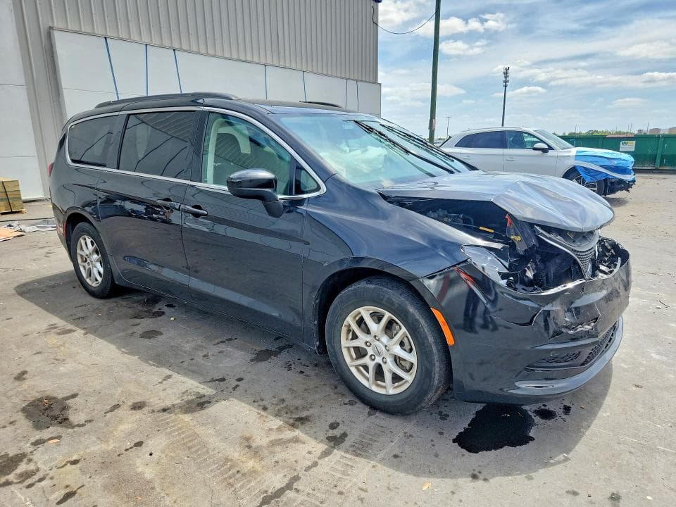 2021 CHRYSLER VOYAGER LXI 4