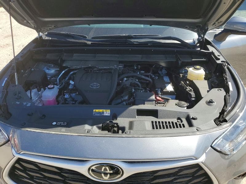 2025 TOYOTA HIGHLANDER XLE 12