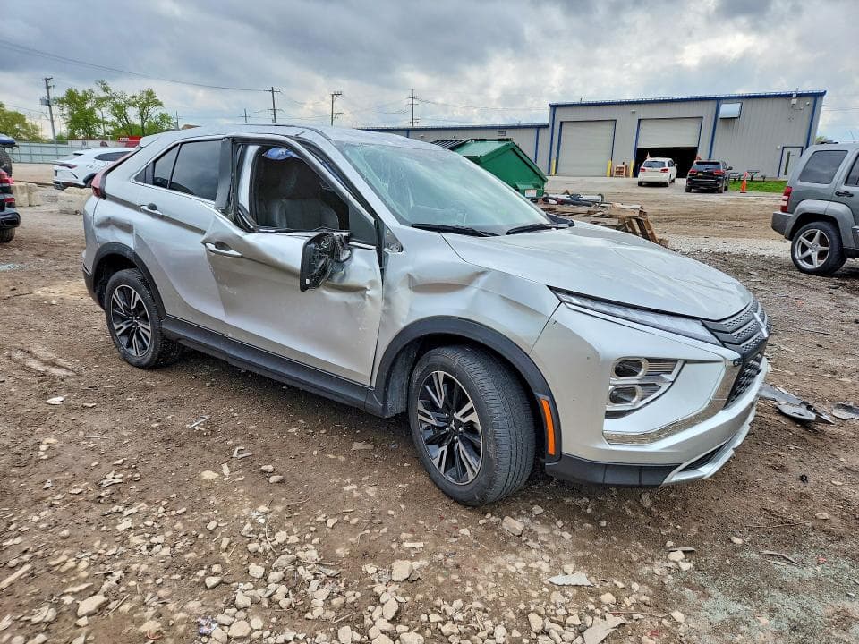 2024 MITSUBISHI ECLIPSE CROSS SE 4
