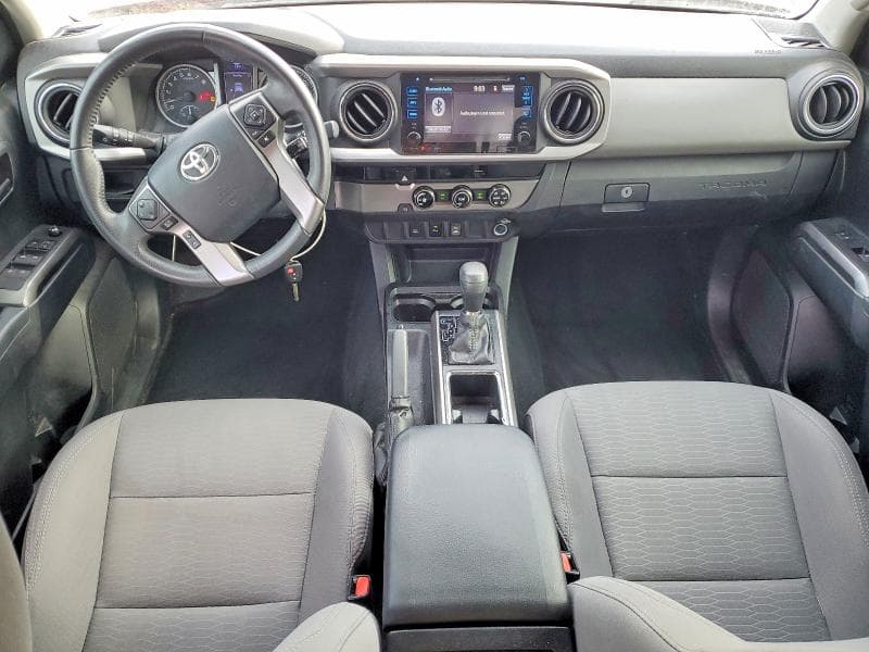 2017 TOYOTA TACOMA SR5 V6 8