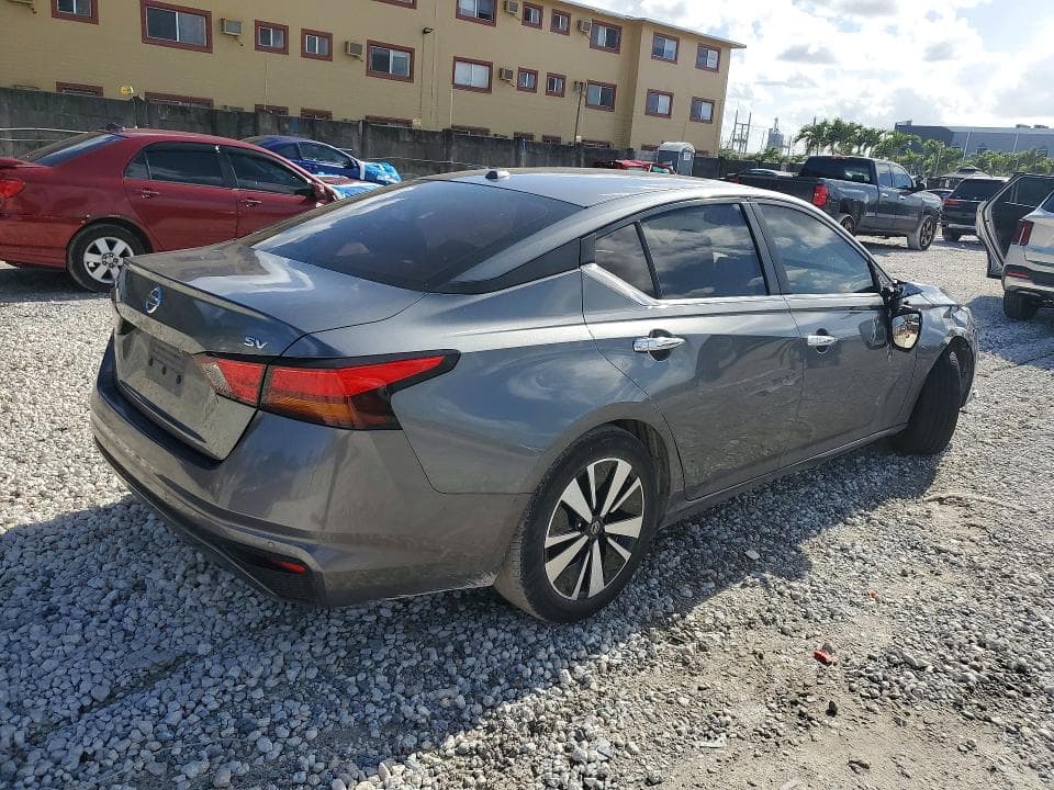 2022 NISSAN ALTIMA SV 3