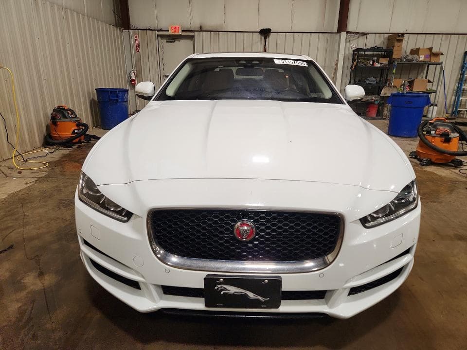 2017 JAGUAR XE PREMIUM 5