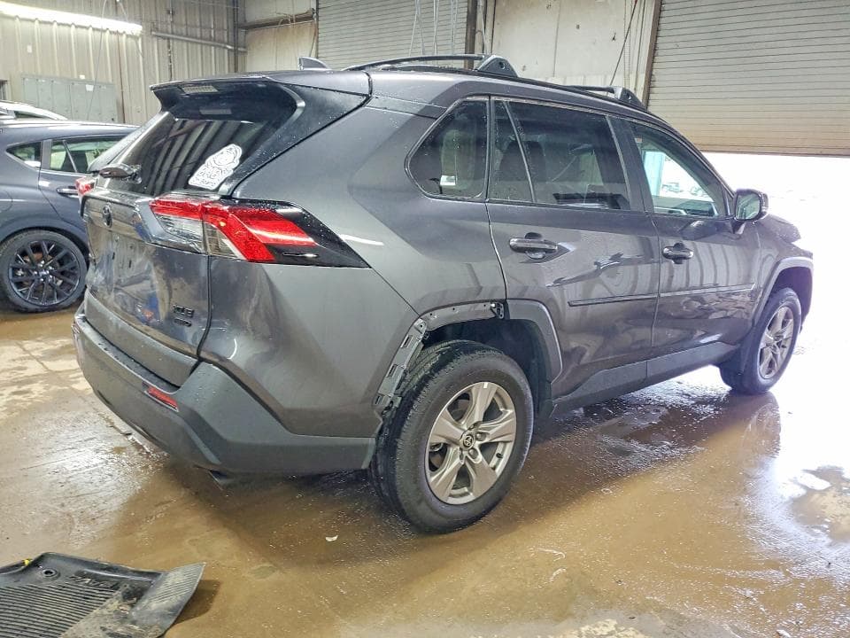 2025 TOYOTA RAV4 XLE 3