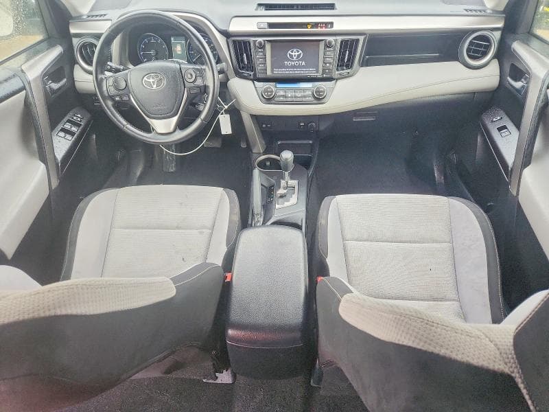 2017 TOYOTA RAV4 XLE 8