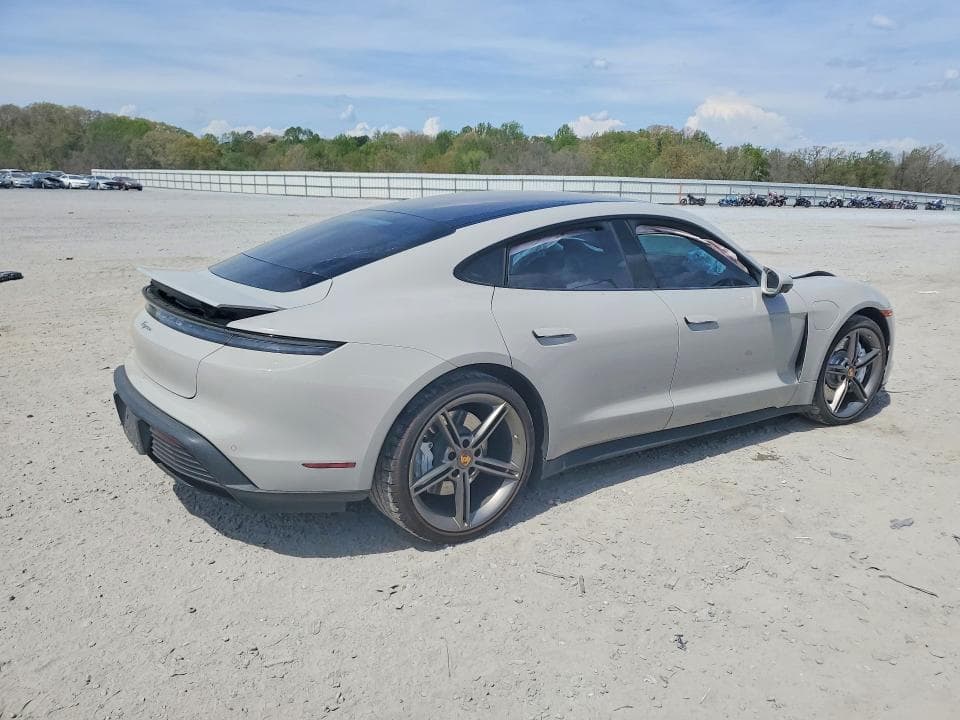 2024 PORSCHE TAYCAN 3