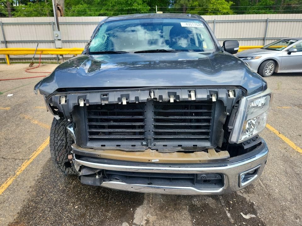 2017 NISSAN TITAN S 5