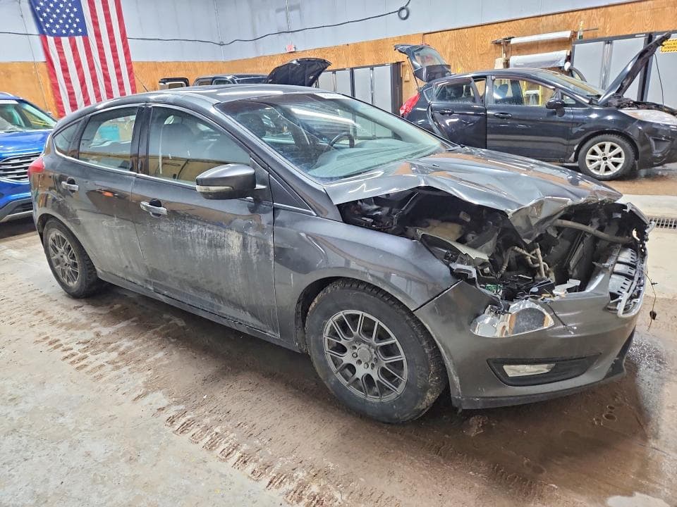 2017 FORD FOCUS SEL 4