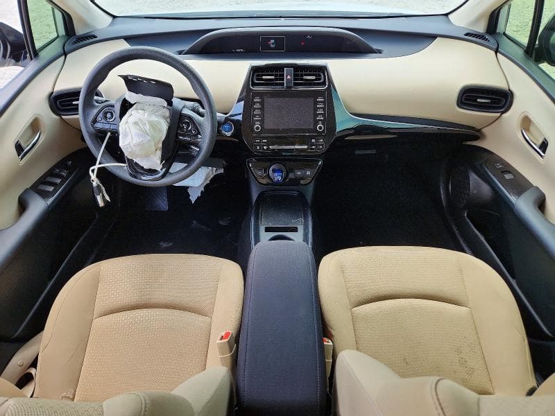 2020 TOYOTA PRIUS LE 8