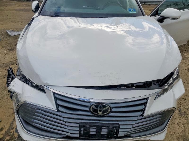 2020 TOYOTA AVALON XLE 11