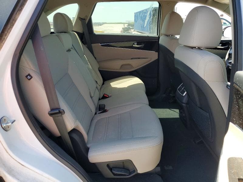 2019 KIA SORENTO LX 11