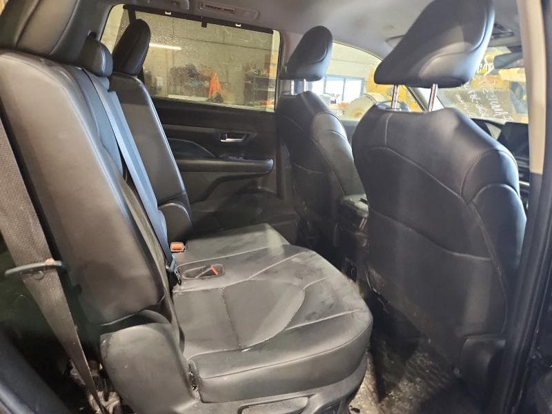 2024 TOYOTA GRAND HIGHLANDER XLE 11
