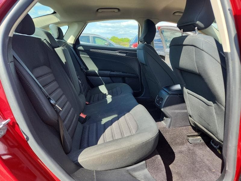 2017 FORD FUSION SE 10