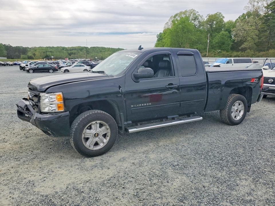 2013 CHEVROLET SILVERADO - 1