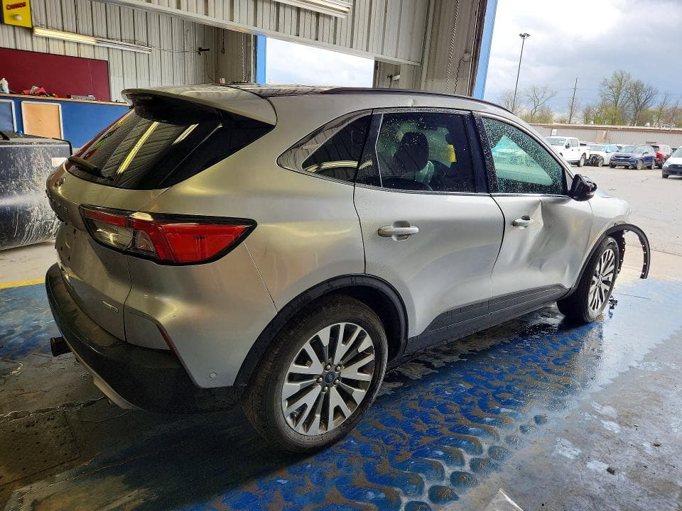 2020 FORD ESCAPE TITANIUM 3
