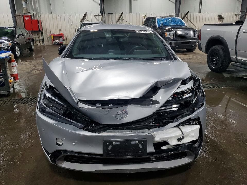 2025 TOYOTA PRIUS XLE 5