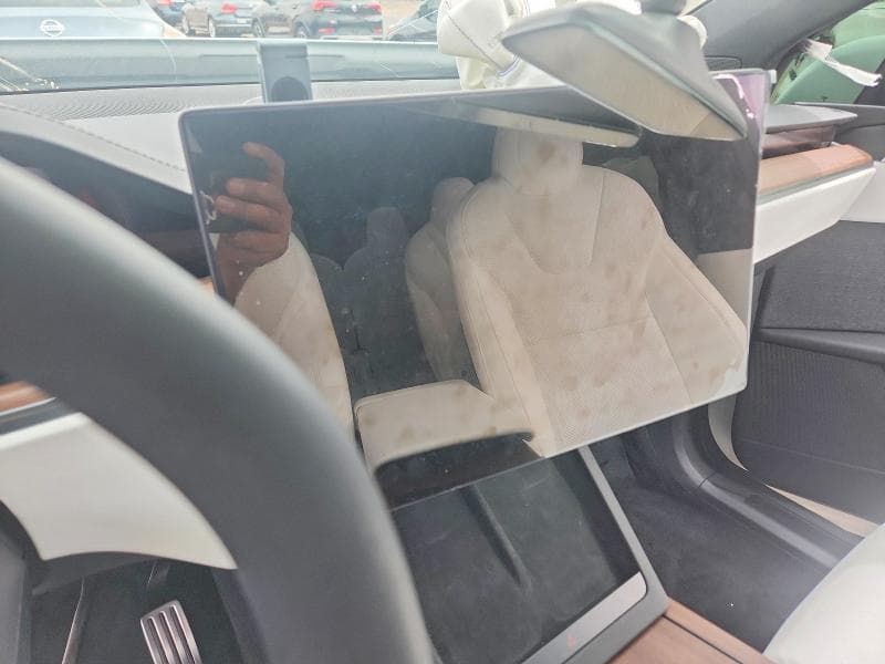 2026 TESLA MODEL X 9