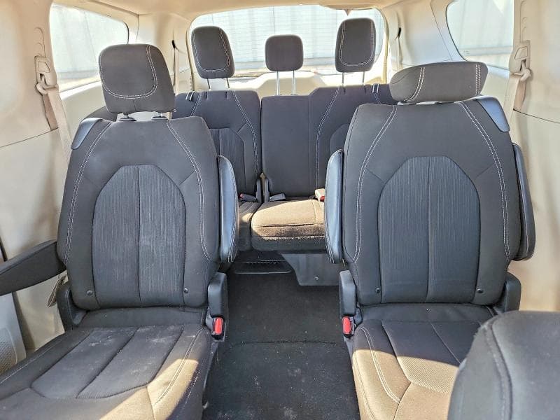 2022 CHRYSLER VOYAGER LX 10