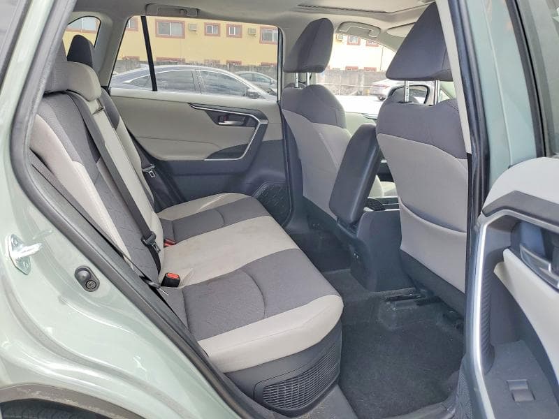 2020 TOYOTA RAV4 HYBRID XLE 10