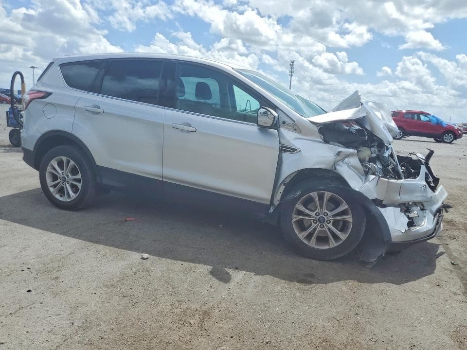 2017 FORD ESCAPE SE 4