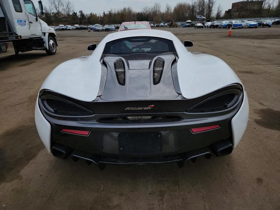 2017 MCLAREN AUTOMOTIVE 570S 6