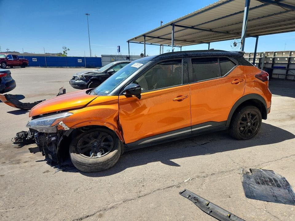 2022 NISSAN KICKS SR - 1
