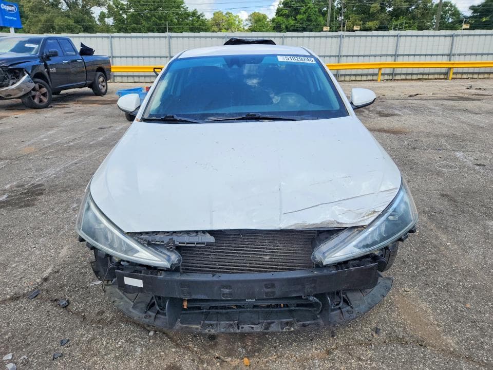 2020 HYUNDAI ELANTRA SEL 5