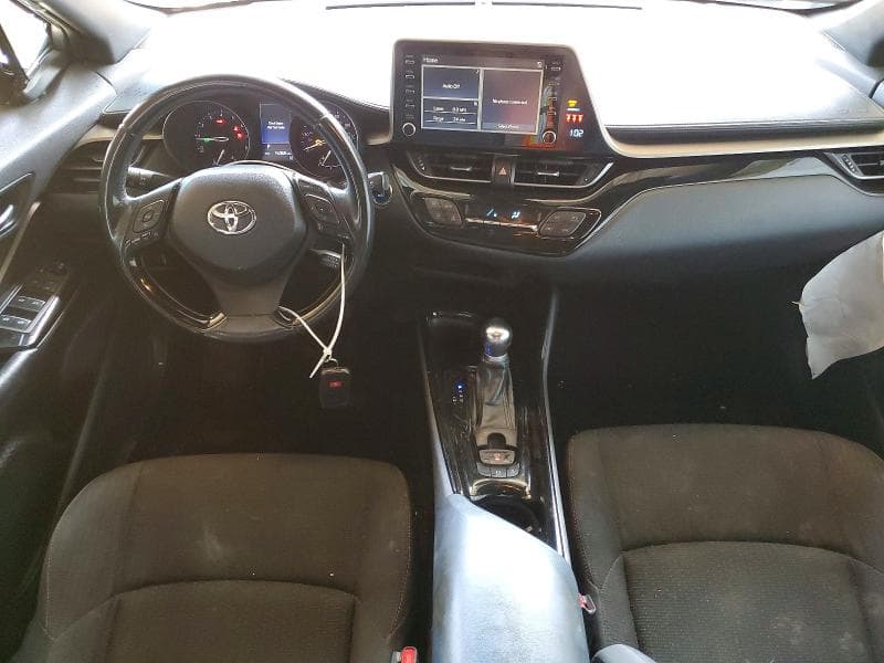 2019 TOYOTA C-HR XLE 8