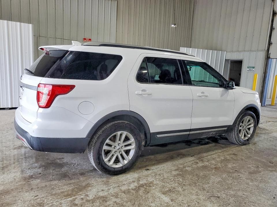 2017 FORD EXPLORER XLT 3
