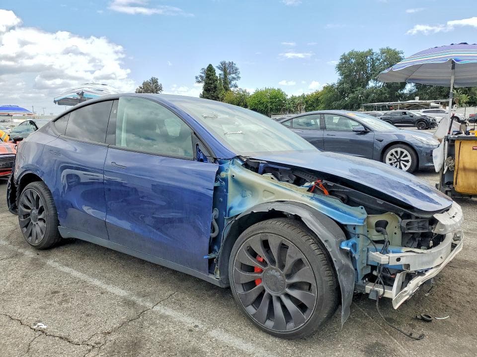 2023 TESLA MODEL Y 4