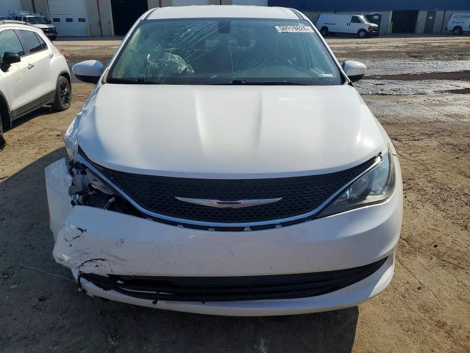 2017 CHRYSLER PACIFICA TOURING 9