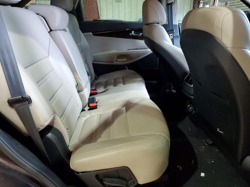 2017 KIA SORENTO EX 11